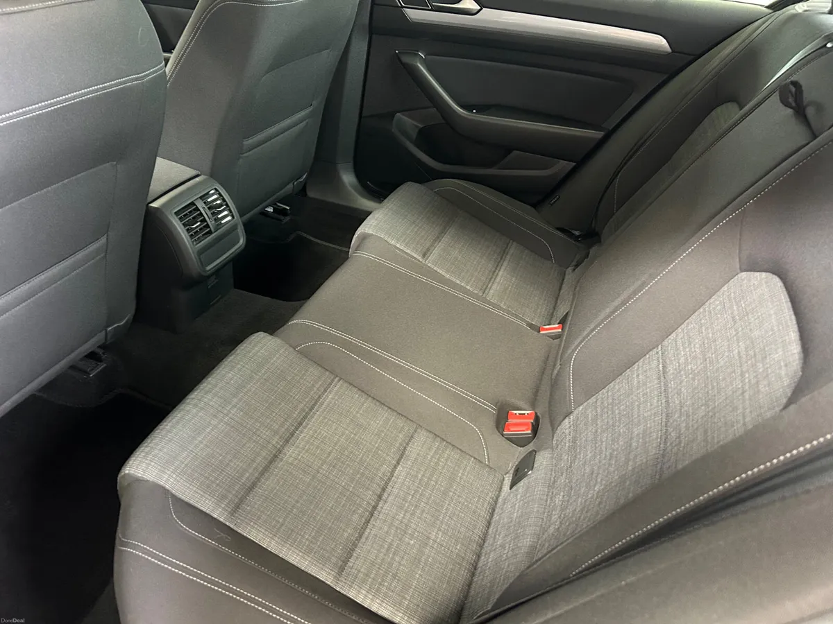 2020 Volkswagen Passat Diesel Automatic - Image 3