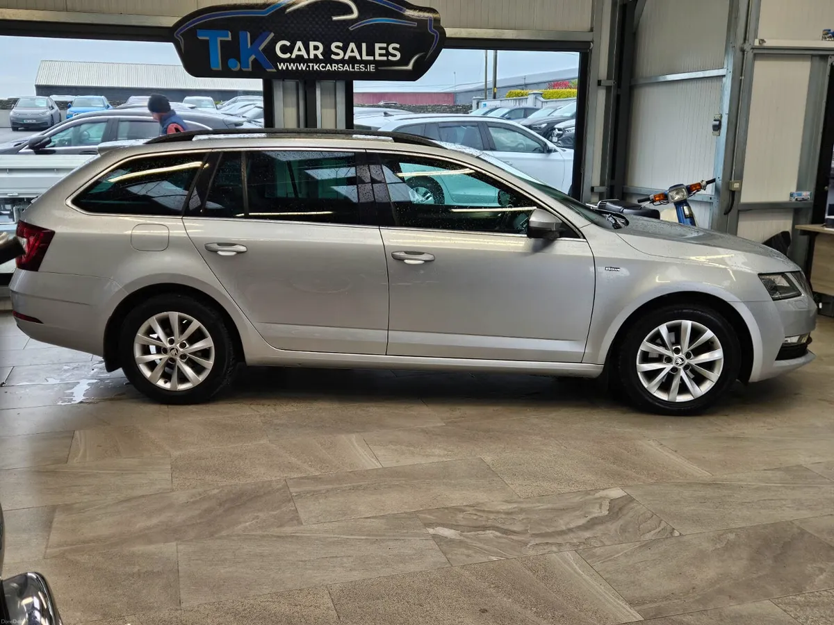 201 SKODA OCTAVIA ESTATE SOLEIL EDITION - Image 3