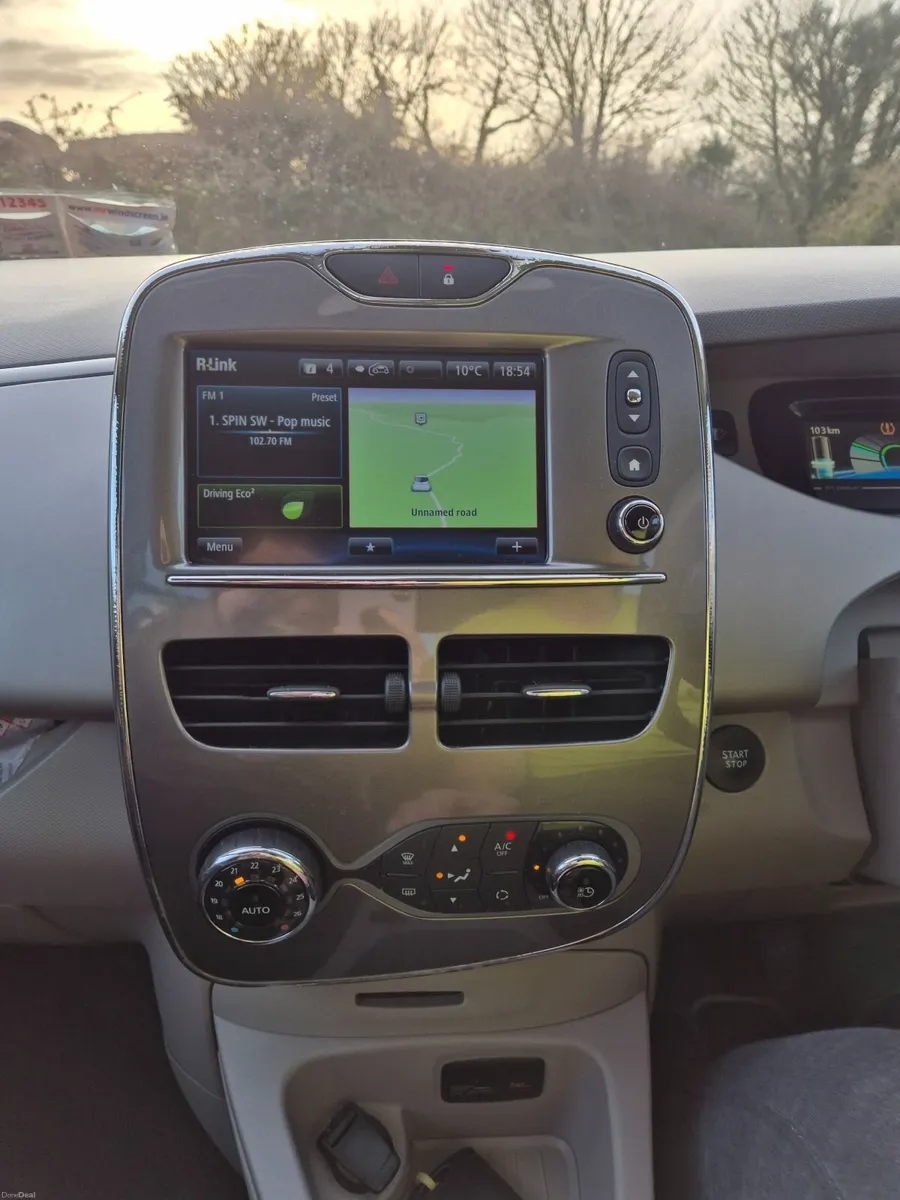 Renault Zoe Signature Nav - Image 2