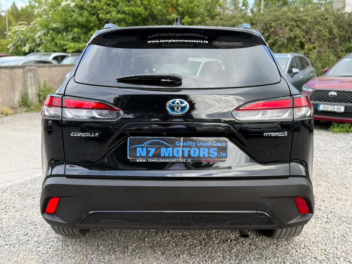 2023 Toyota Corolla Cross 1.8 HYBRID SOL AUTO - Image 4