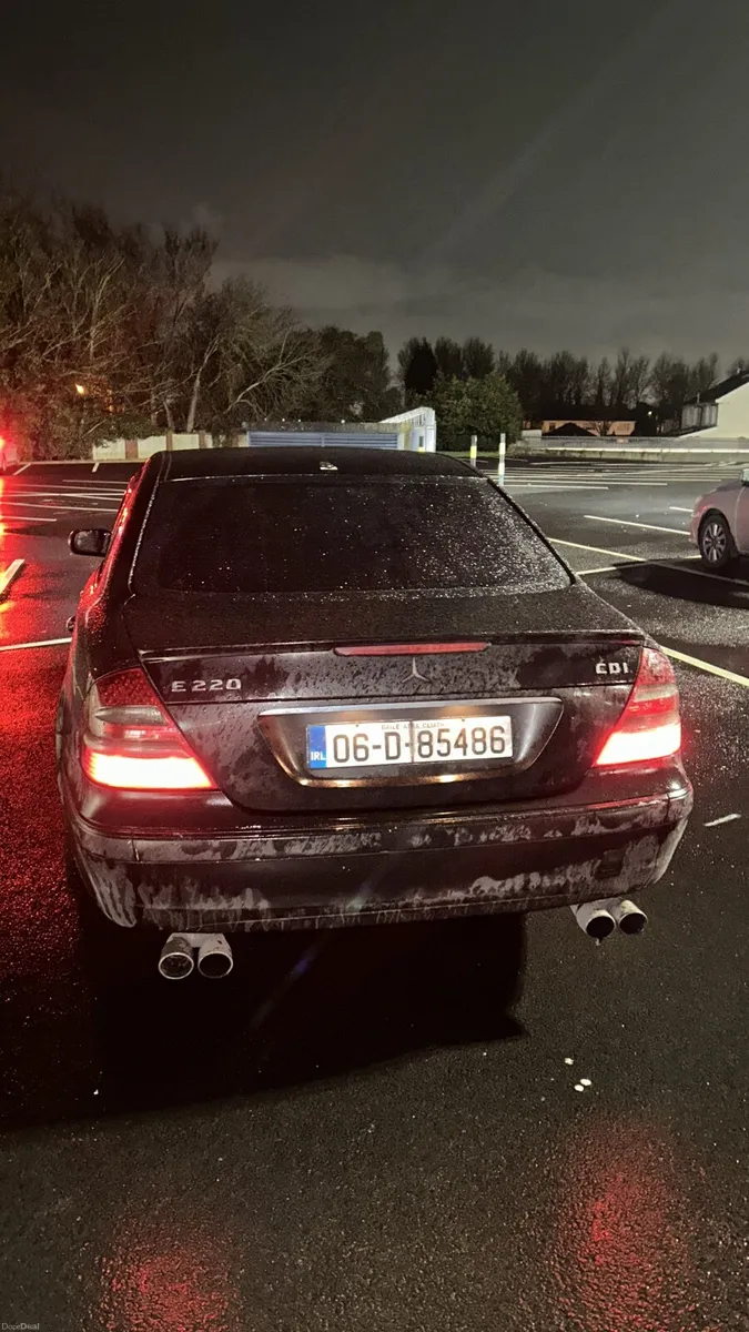 Mercedes-Benz E-Class 2006 - Image 1