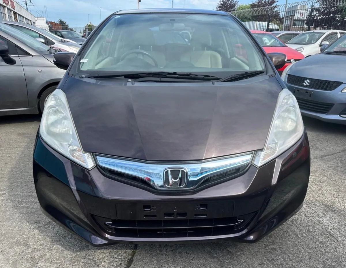 Honda Fit 2012 Automatic/ New Nct/ warranty - Image 3