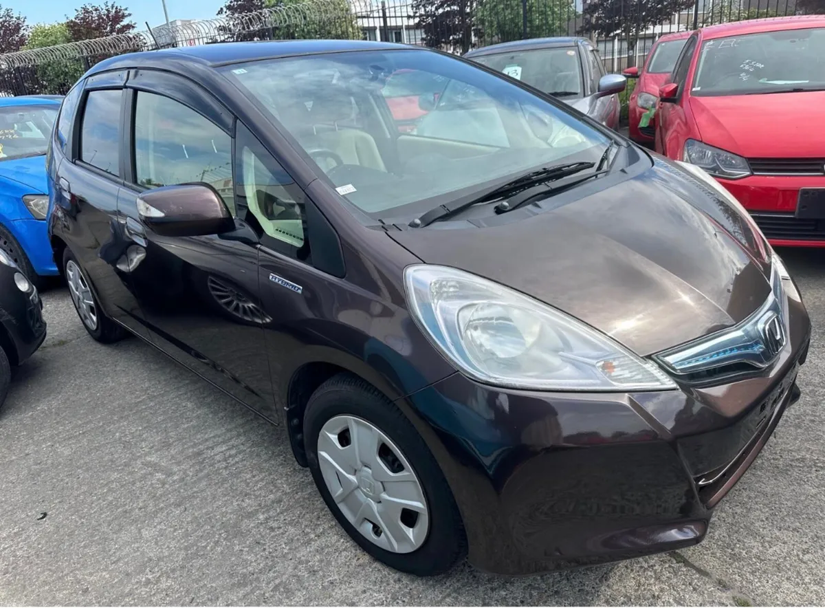 Honda Fit 2012 Automatic/ New Nct/ warranty - Image 2