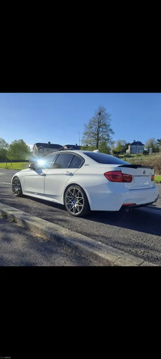 Bmw 330e - Image 3