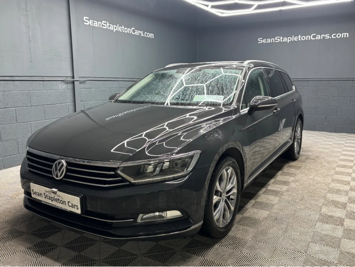 Volkswagen Passat HIGHLINE BE 2.0 TDI MANUAL 6SPEE - Image 1