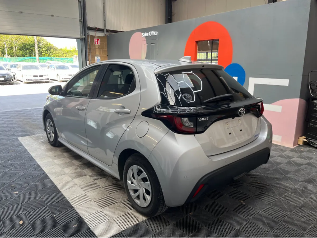 Toyota Yaris 2021 TOYOTA YARIS X 1.0 AUTOMATIC / R - Image 4