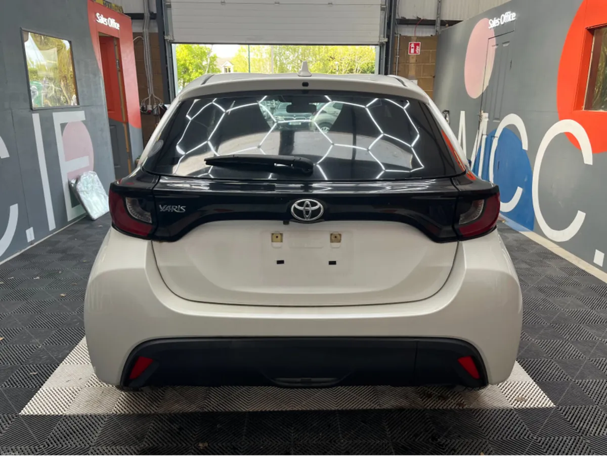 Toyota Yaris 2021 TOYOTA YARIS X 1.0 AUTOMATIC / R - Image 3