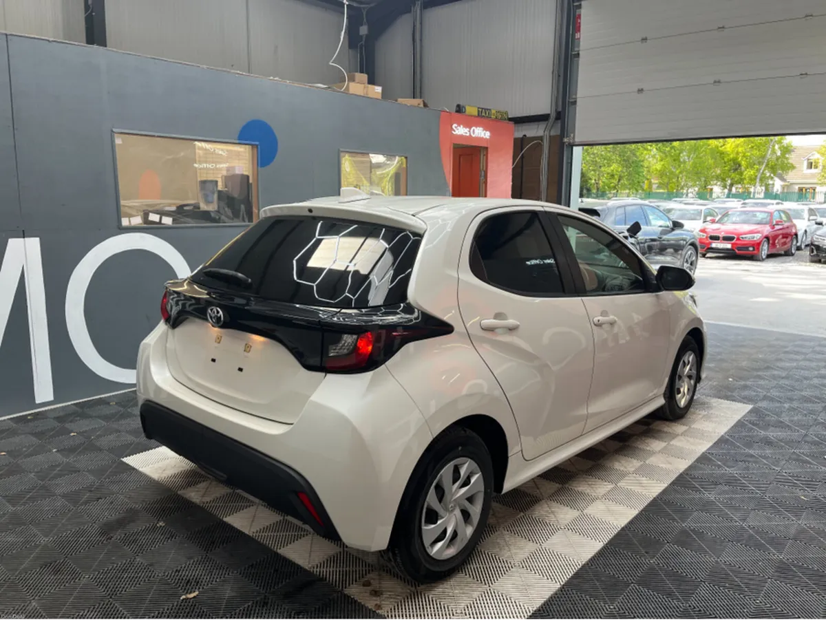 Toyota Yaris 2021 TOYOTA YARIS X 1.0 AUTOMATIC / R - Image 2