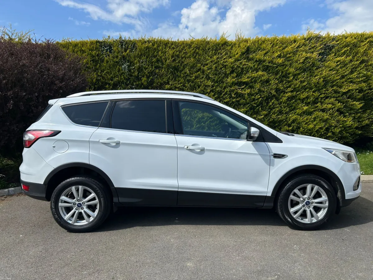 Ford Kuga 1.5 TDCI ZETEC 120PS 5DR - Image 2