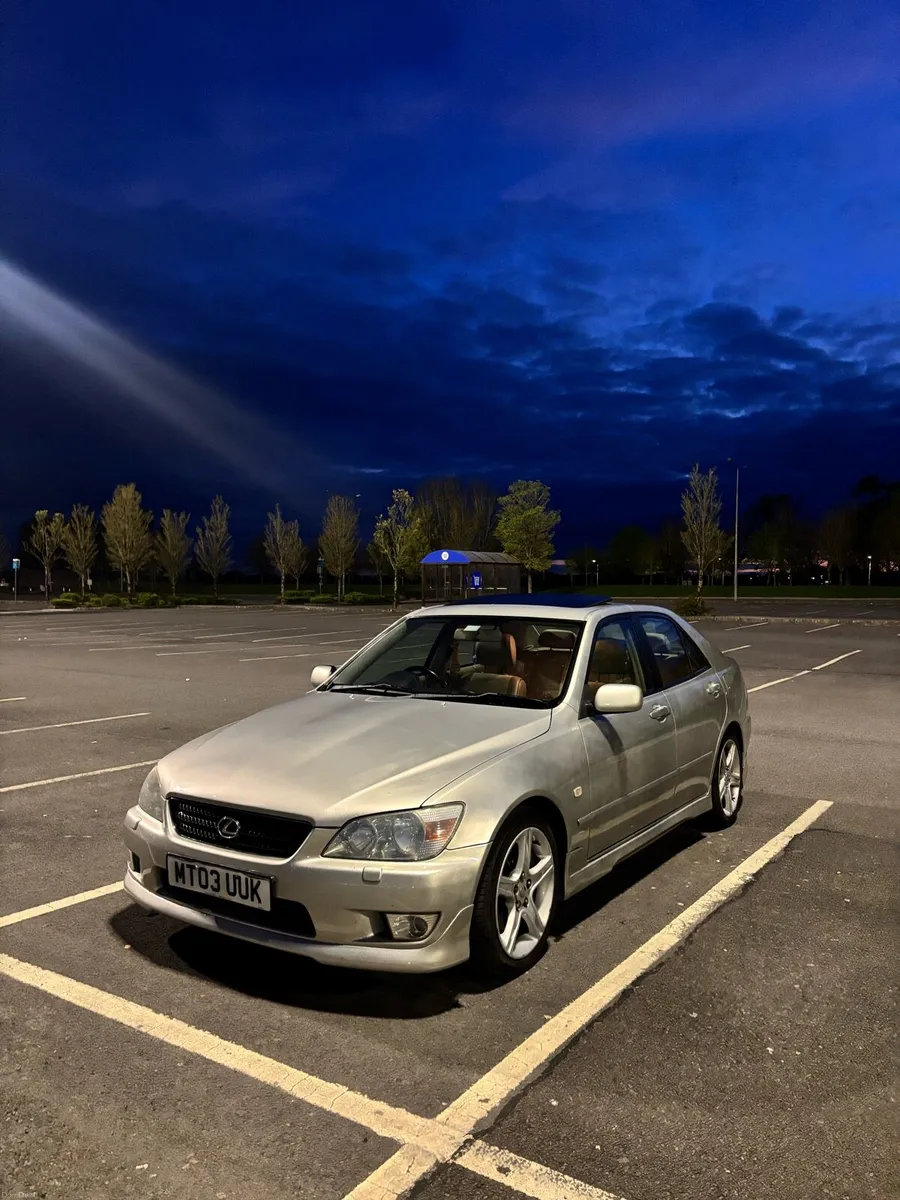 *Fresh Mot* Lexus IS200 SE AUTO - Image 2