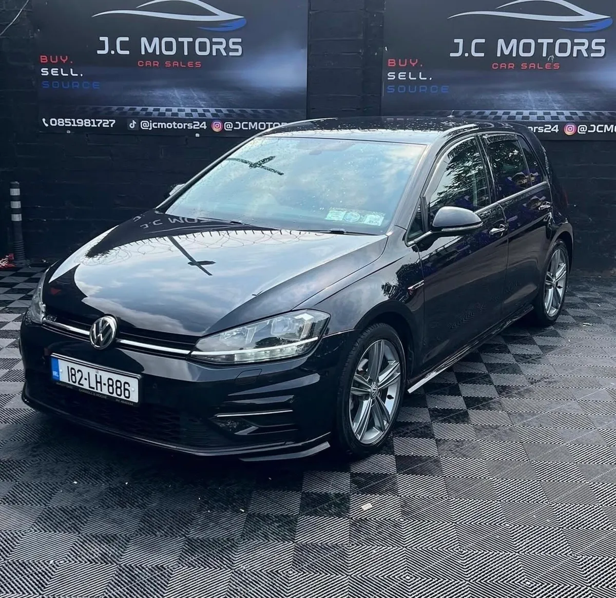 Golf R line - Image 1