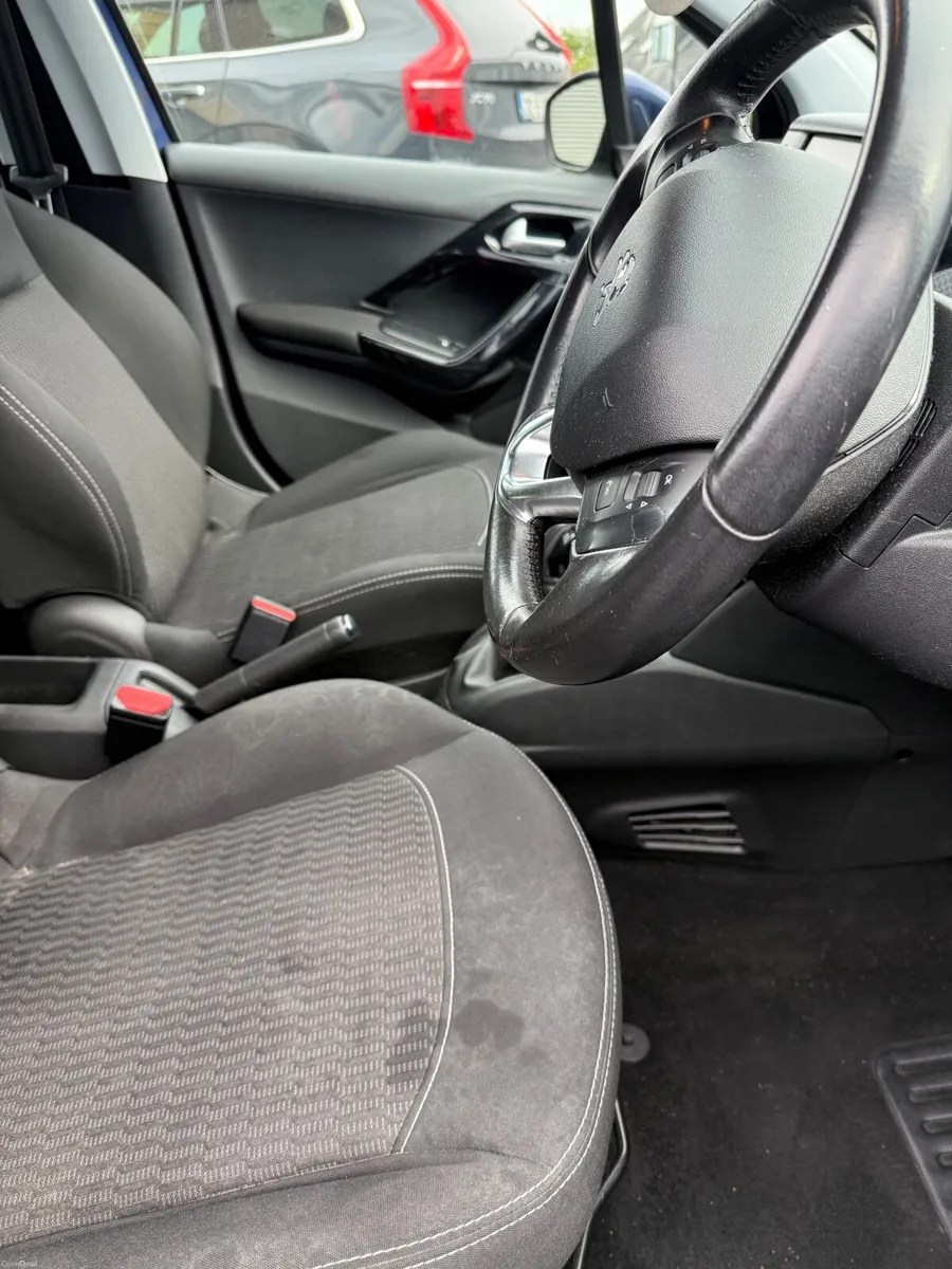 Peugeot 208 2017 - Image 4