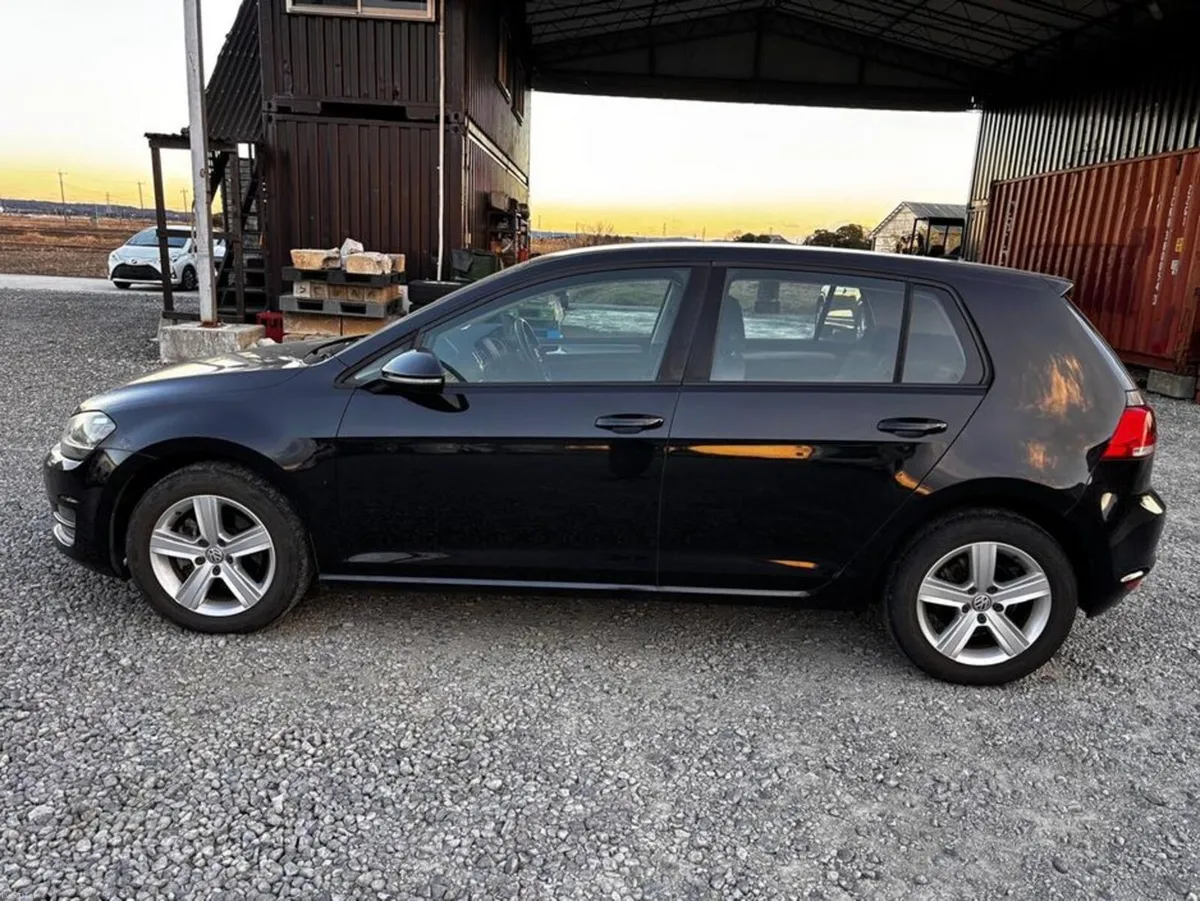 Volkswagen Golf TSI Comfortline Blue Motion Techno - Image 3