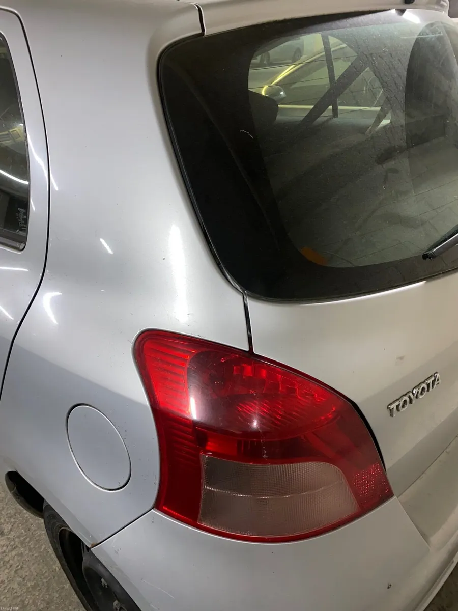 Toyota Yaris 2006 - Image 3