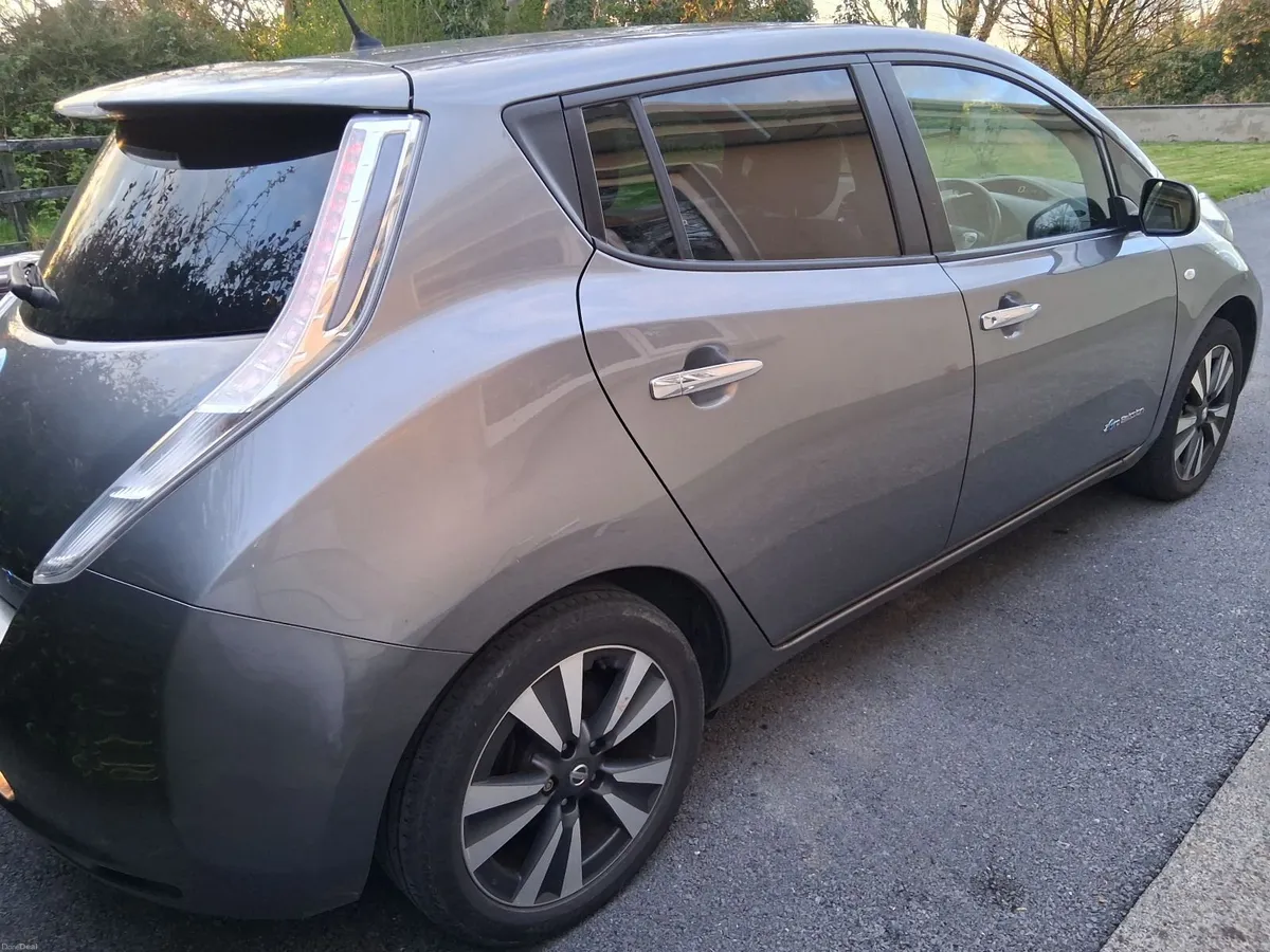 2017 Nissan Leaf 30kWh Tekna – Top Spec - Image 4
