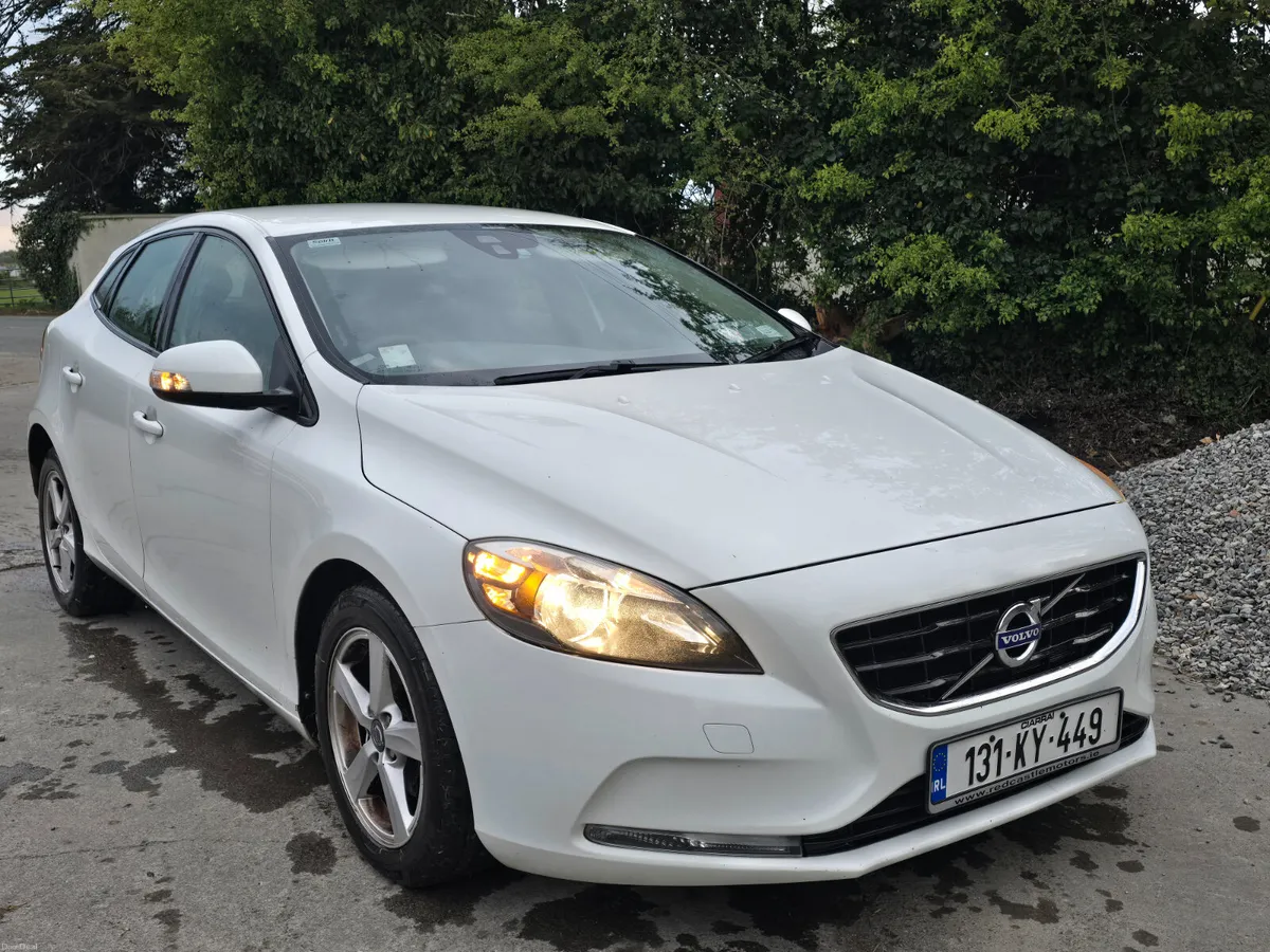 Volvo V40 2013 diesel ⛽️ nct&tax €3650 - Image 4
