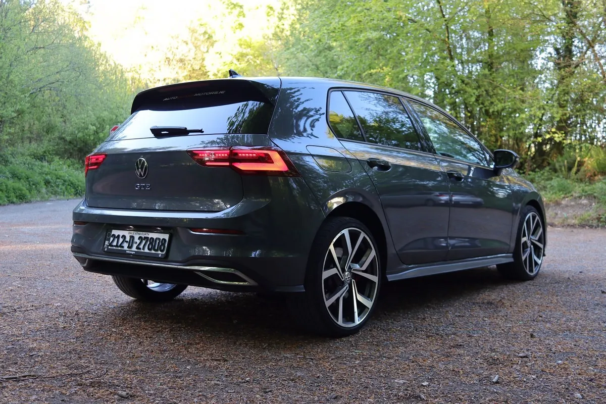 2021 Volkswagen Golf TSI GTE  204PS plug in hybrid - Image 4