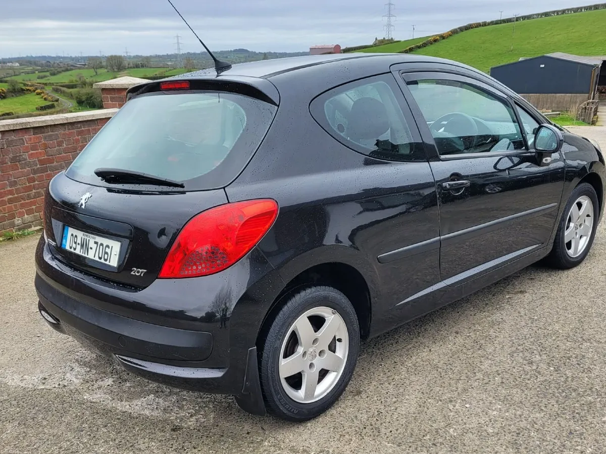 Peugeot 207 2009 - Image 2