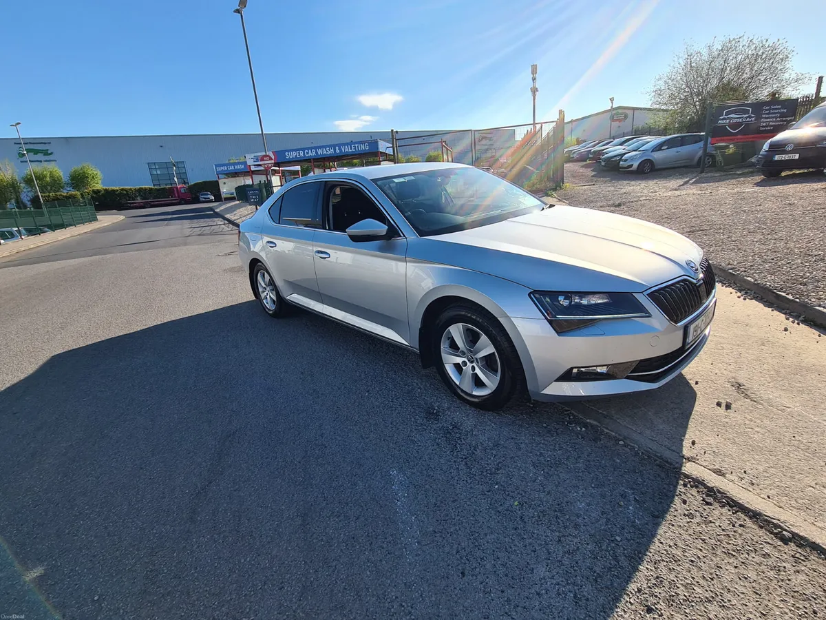 Skoda Superb 2019 manual - Image 1