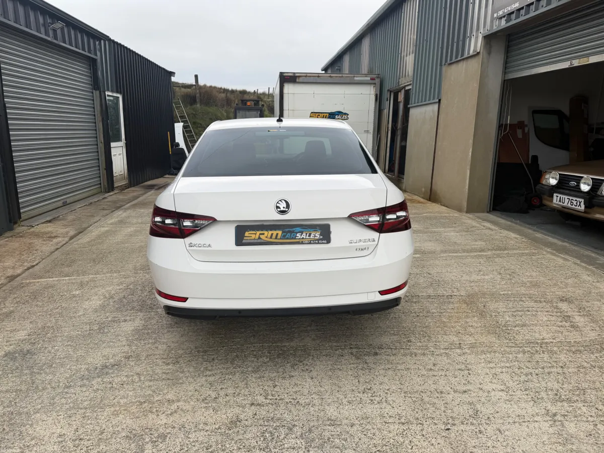 Skoda Superb 2017 - Image 6