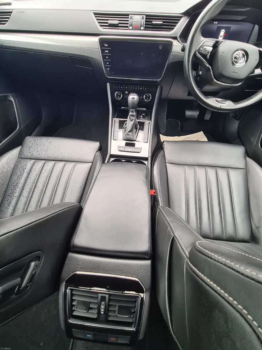 Skoda Superb 2023 auto - Image 3