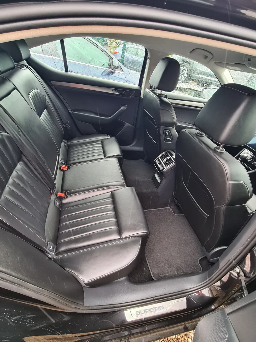 Skoda Superb 2023 auto - Image 4