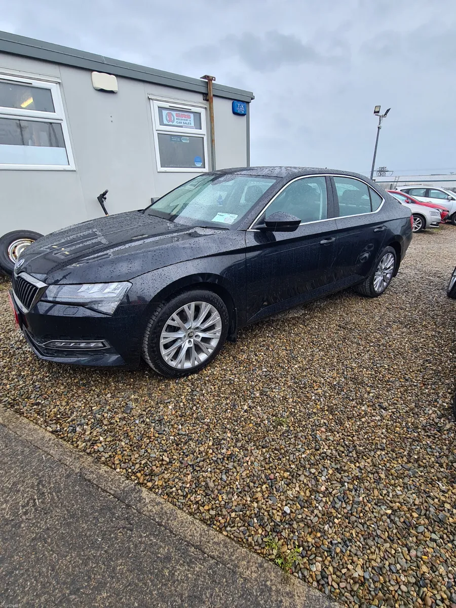 Skoda Superb 2023 auto - Image 1