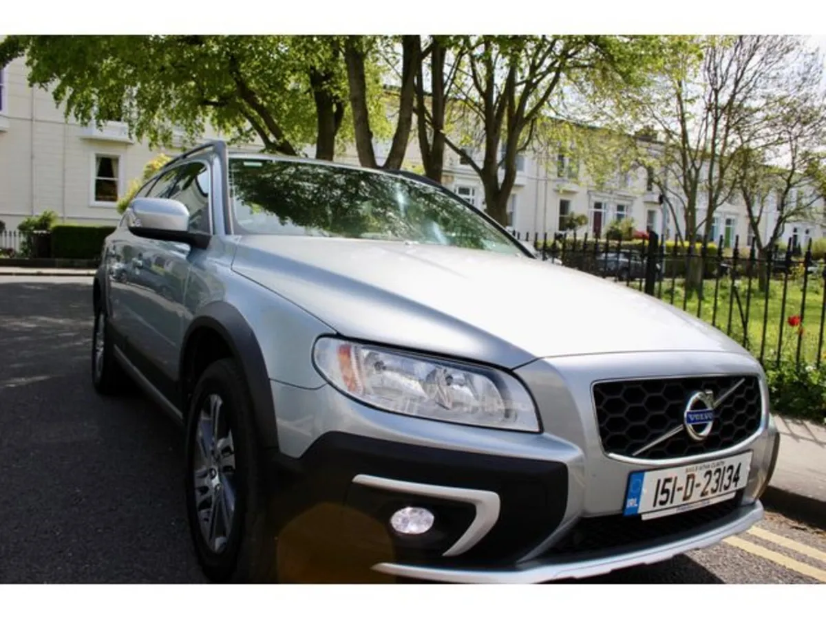 Volvo XC70 D5 AWD SE GT 5DR Auto, FSH, ONLY 85k mi - Image 2