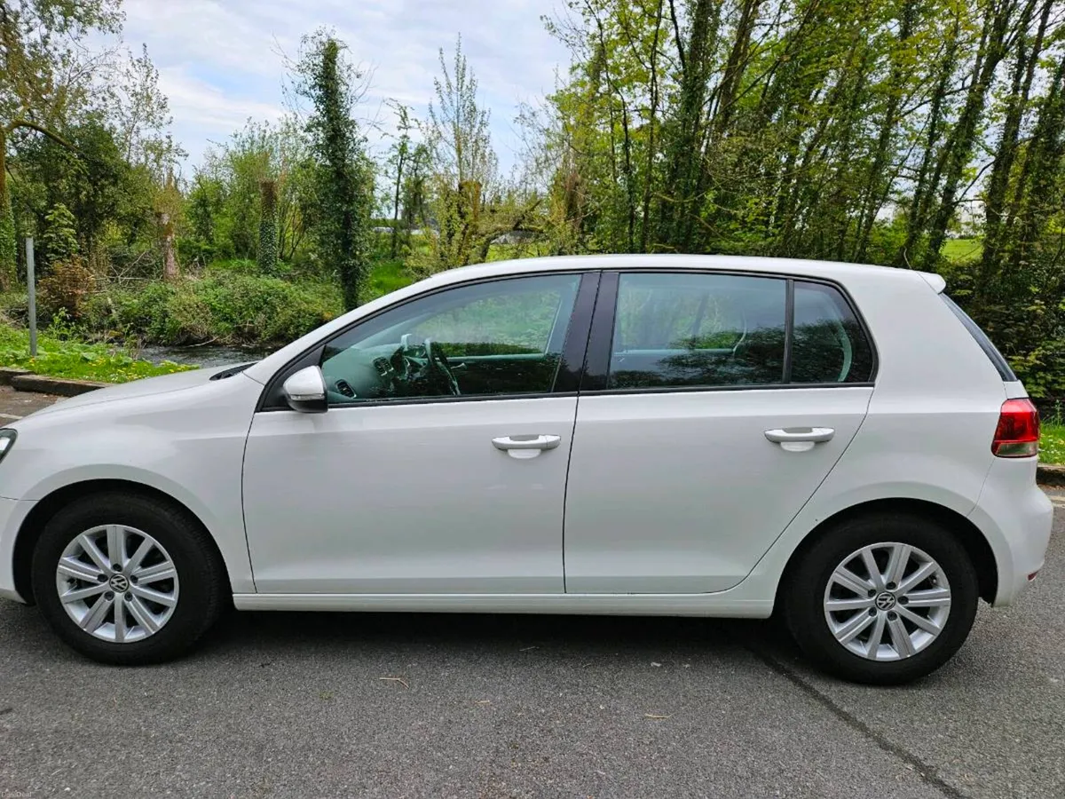 Mint VW Golf *Automatic* - Image 3