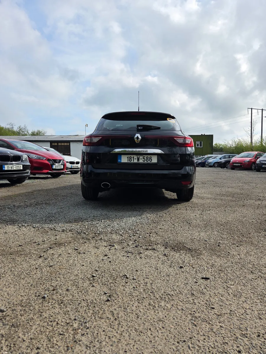 Stunning Low MLS Renault Megane Estate - Image 4
