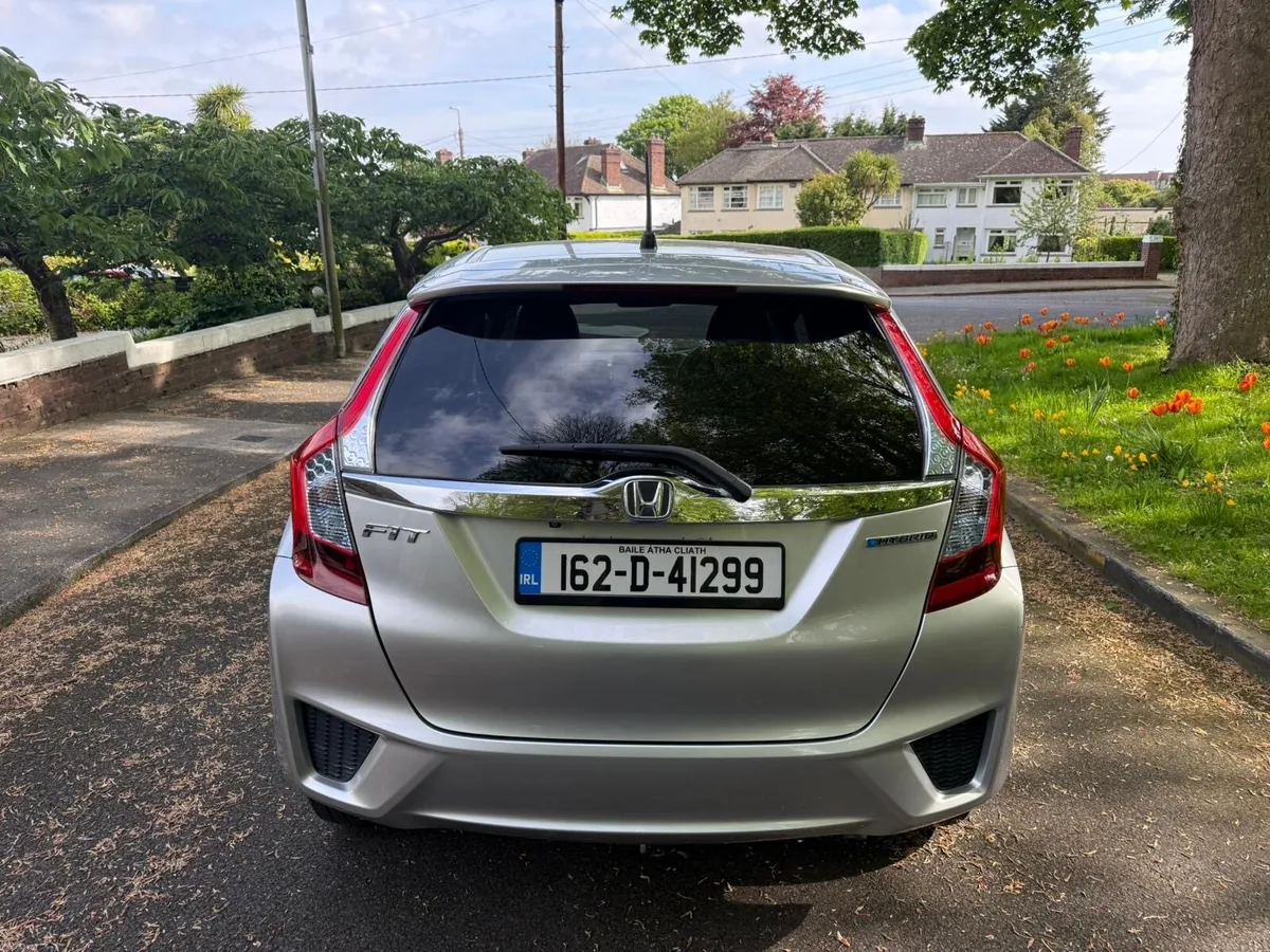 2016 Honda Fit Auto  Only 34500 KMS !!!! - Image 4