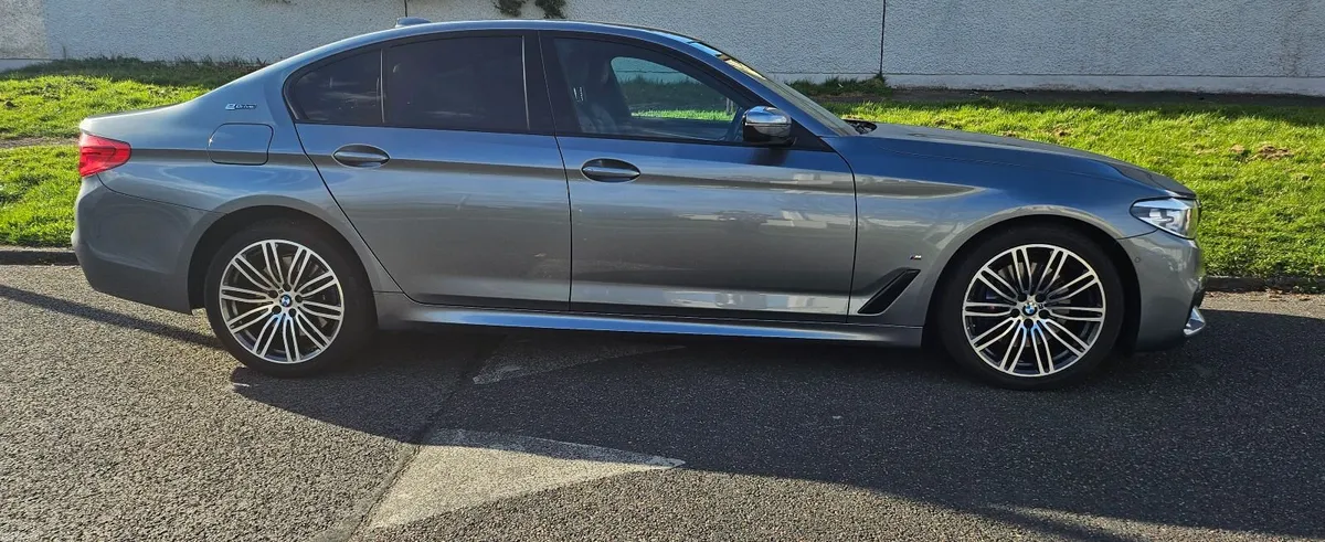 BMW 5-Series 2019 - Image 1