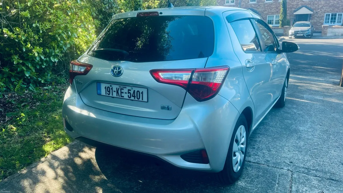 Toyota Vitz 2019 Hybrid - Image 3