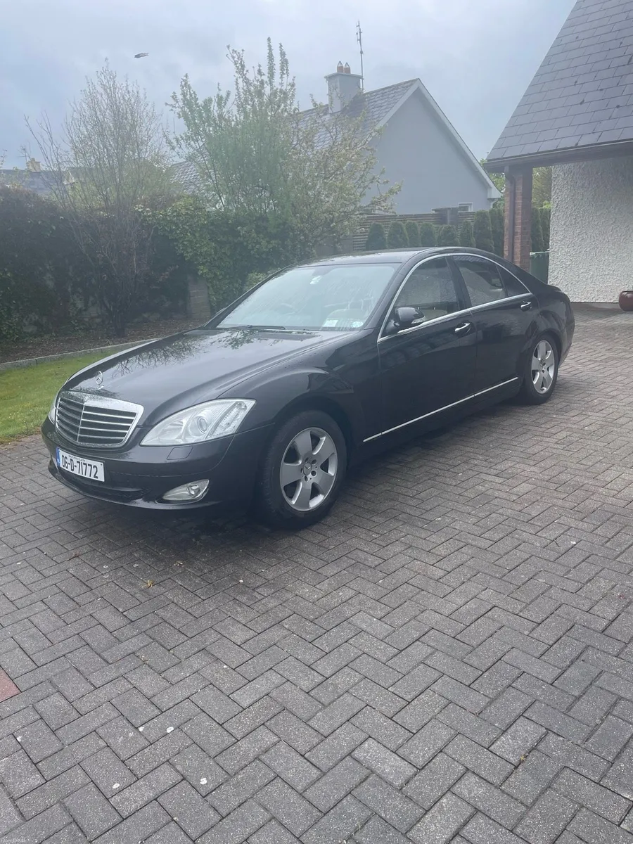 MERCEDES BENZ - Image 2