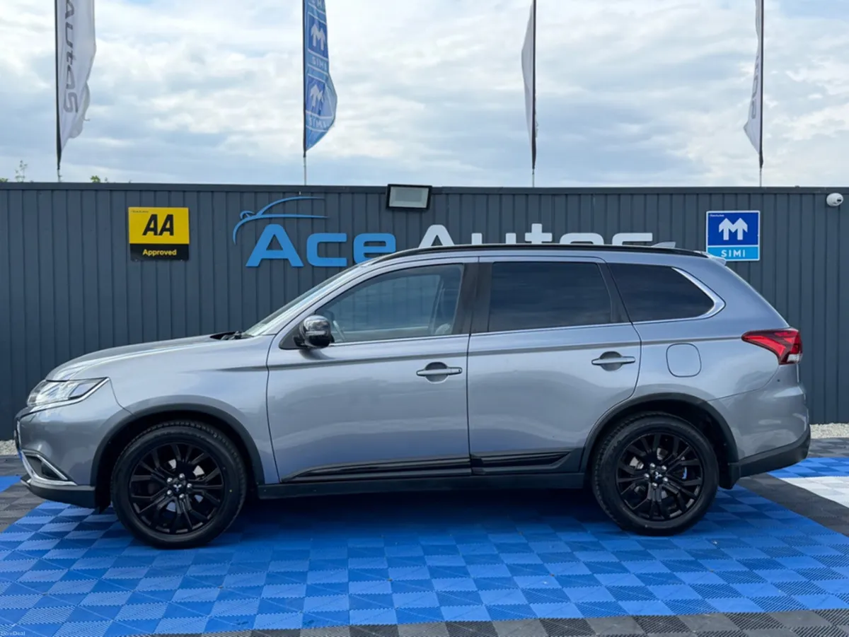 Mitsubishi Outlander 4WD BLACK LINE - 2.3 DIESEL - - Image 4