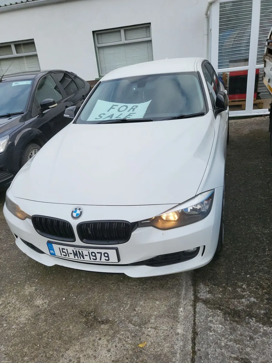 BMW 3-Series 2015 white sport - Image 1