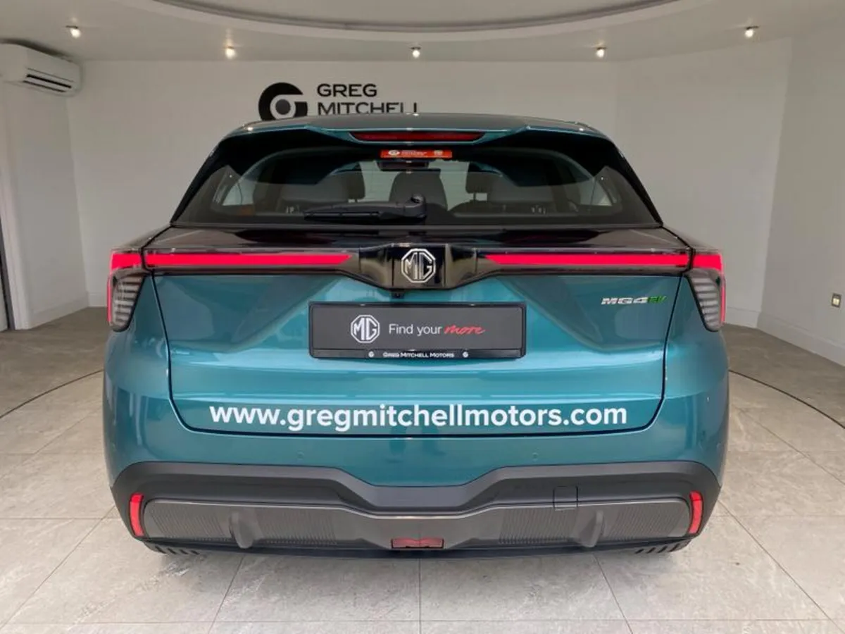 MG MG4 170kW Premium Long Range 64kWh 5dr Auto - Image 6