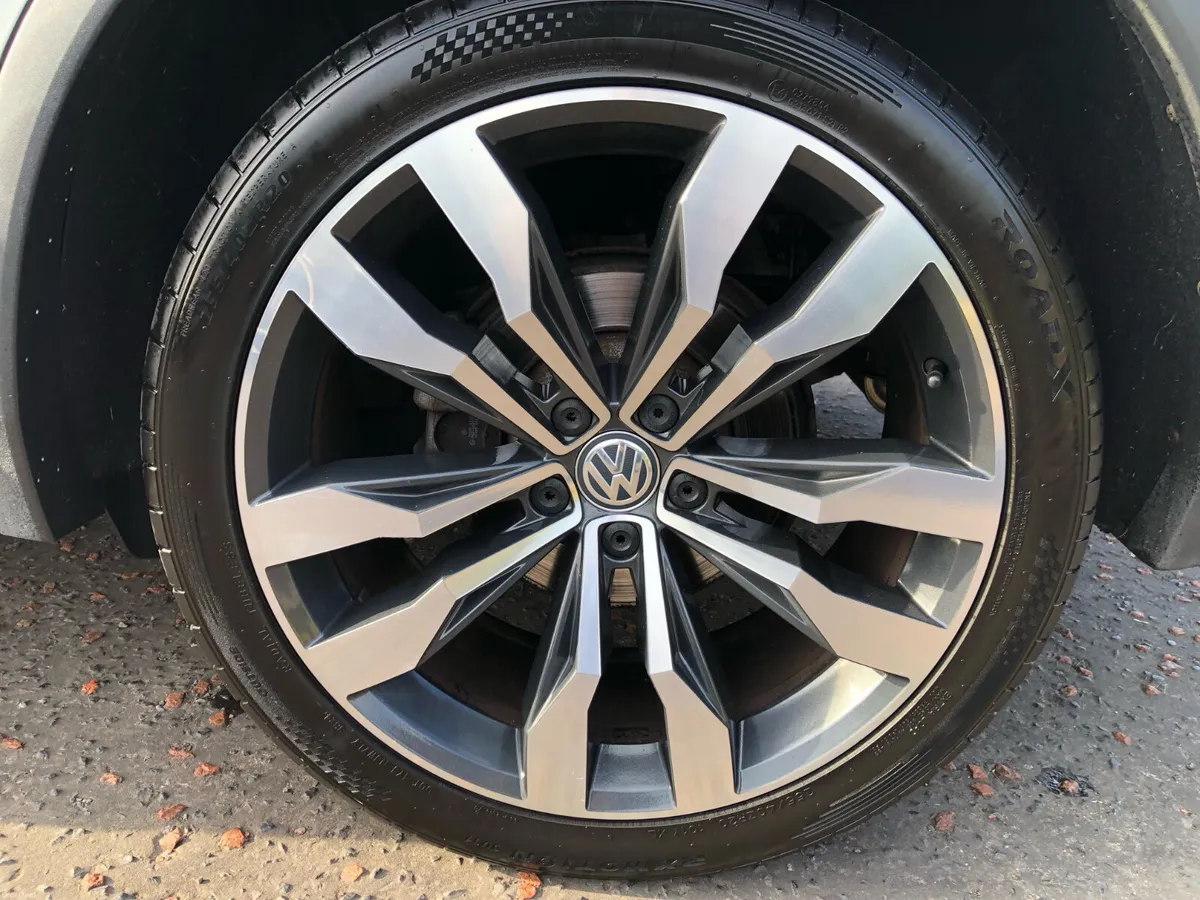 2019 Volkswagen Tiguan 2.0 TDI R Line 150 BHP - Image 4