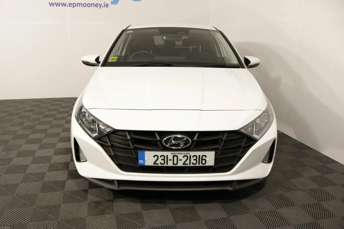 Hyundai i20 DELUXE PLUS 1.2L PETROL HATCHBACK - Image 2