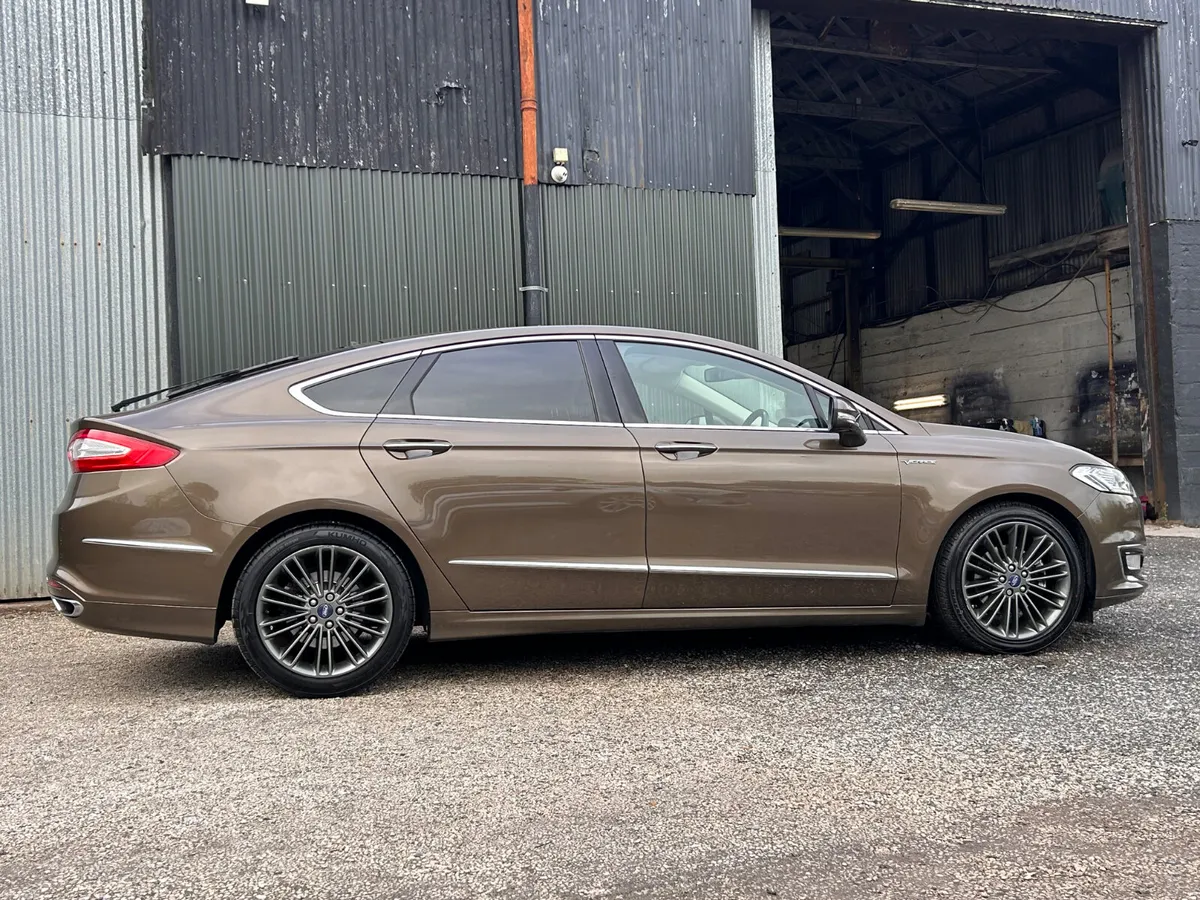 Ford Mondeo 2019 Vignale 2 liter diesel - Image 3