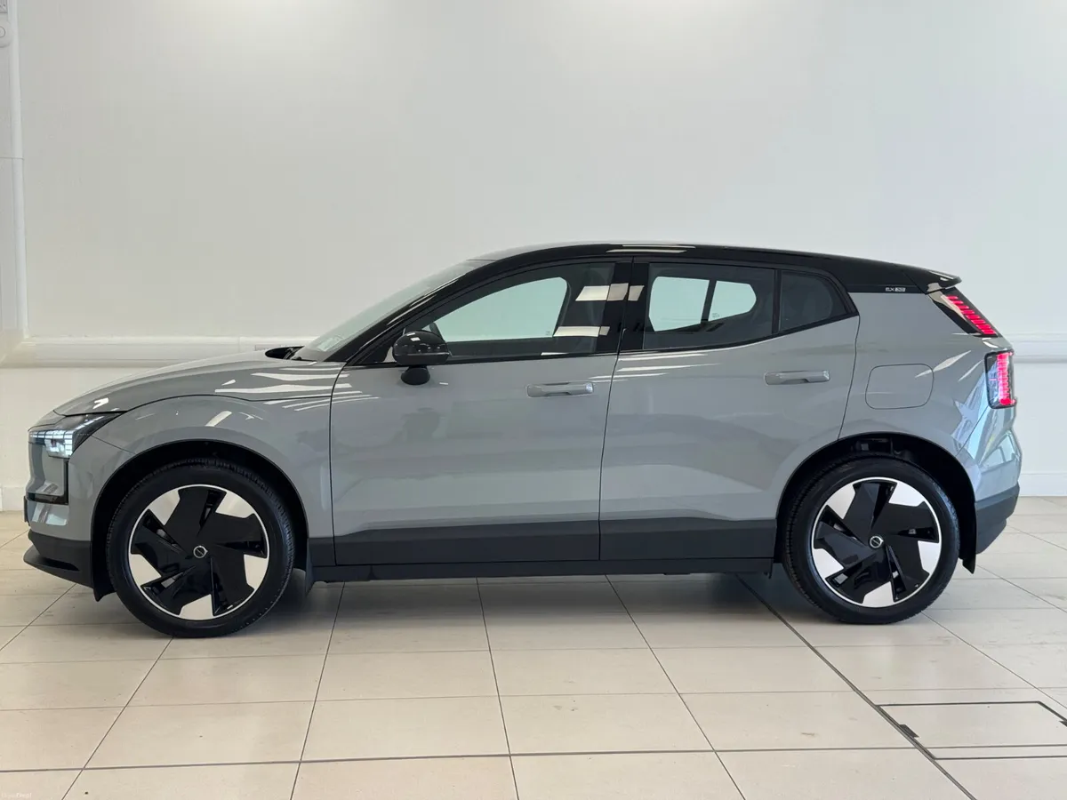 Volvo EX30 2025 - Image 4