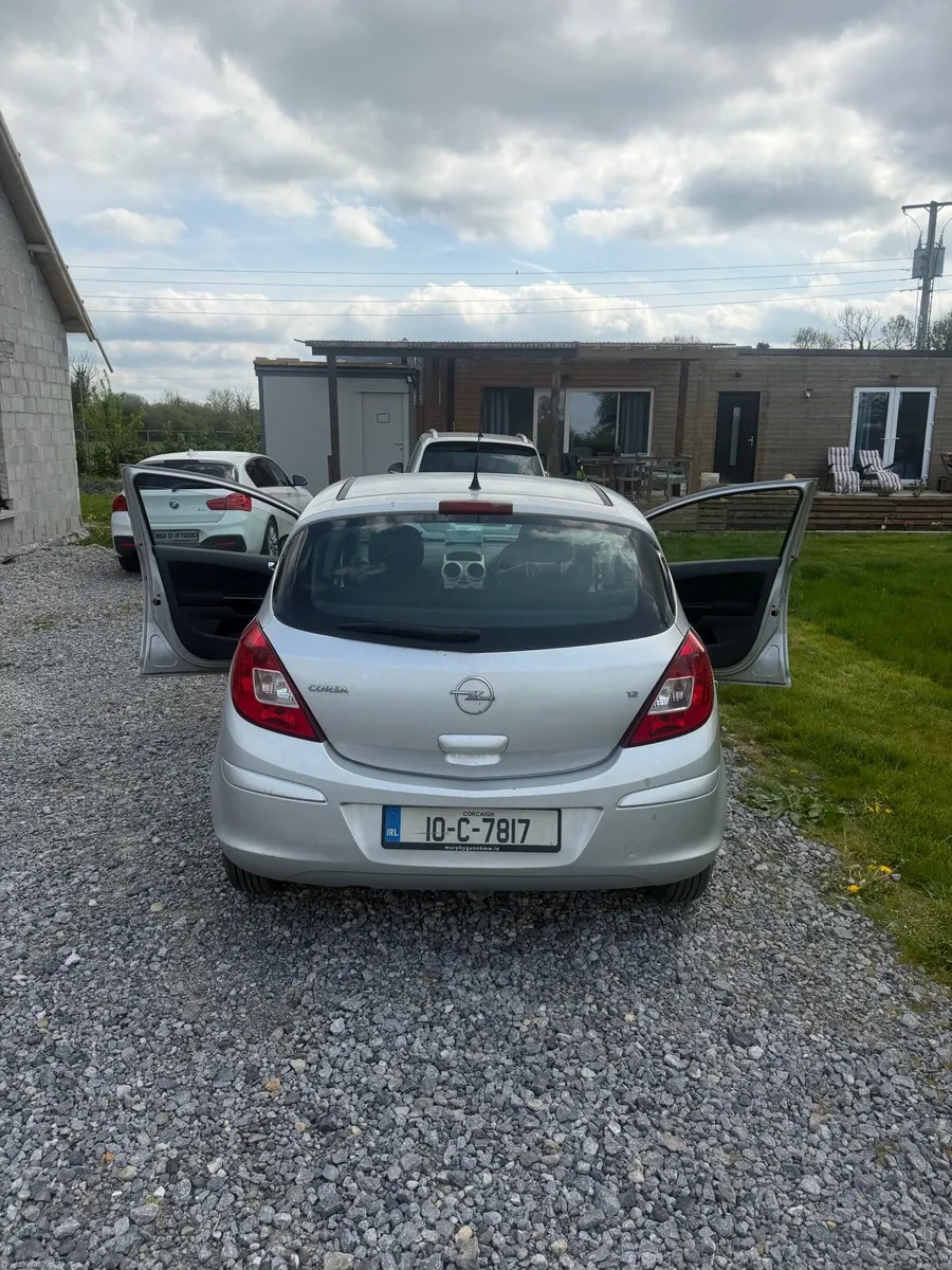 Opel Corsa 1.2 - Image 2