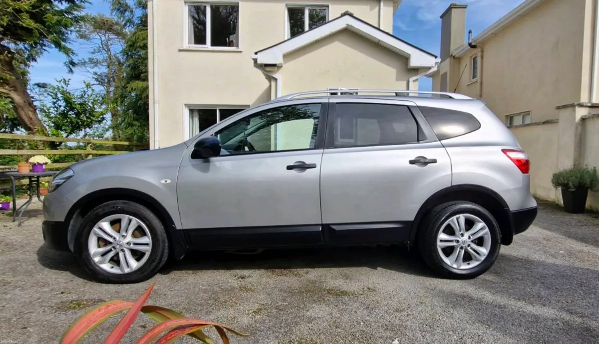 Nissan Qashqai 1.6 4x4 7 Seater - Image 4