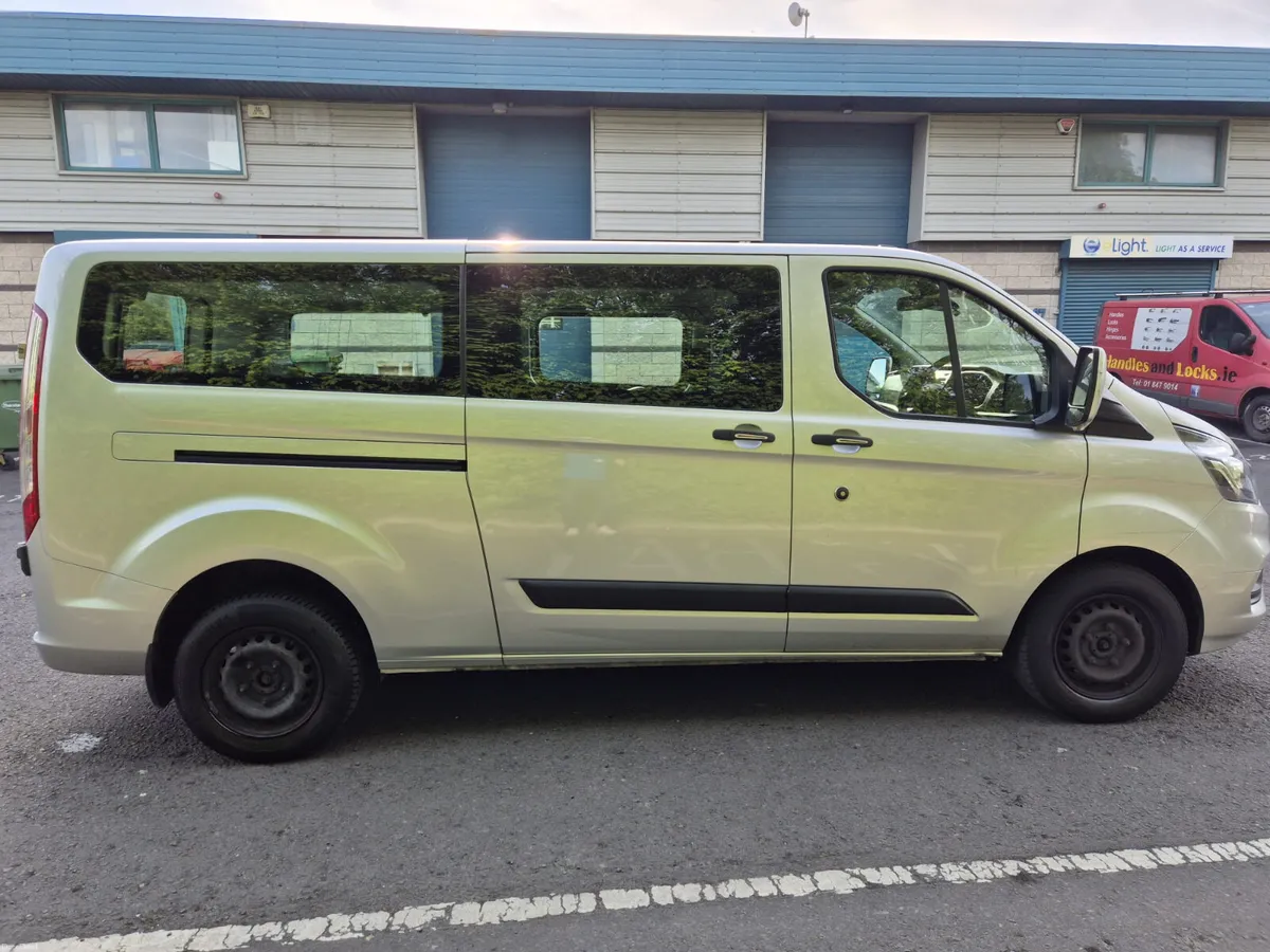 FORD TRANSIT CUSTOM / 2.0 DIESEL / 9 SEATER / AUTO - Image 4
