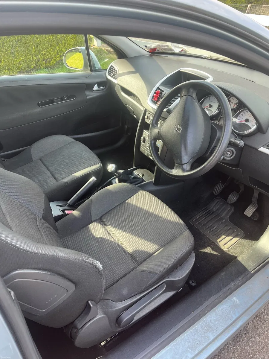 Peugeot 207 2011 1.4 diesel - Image 4