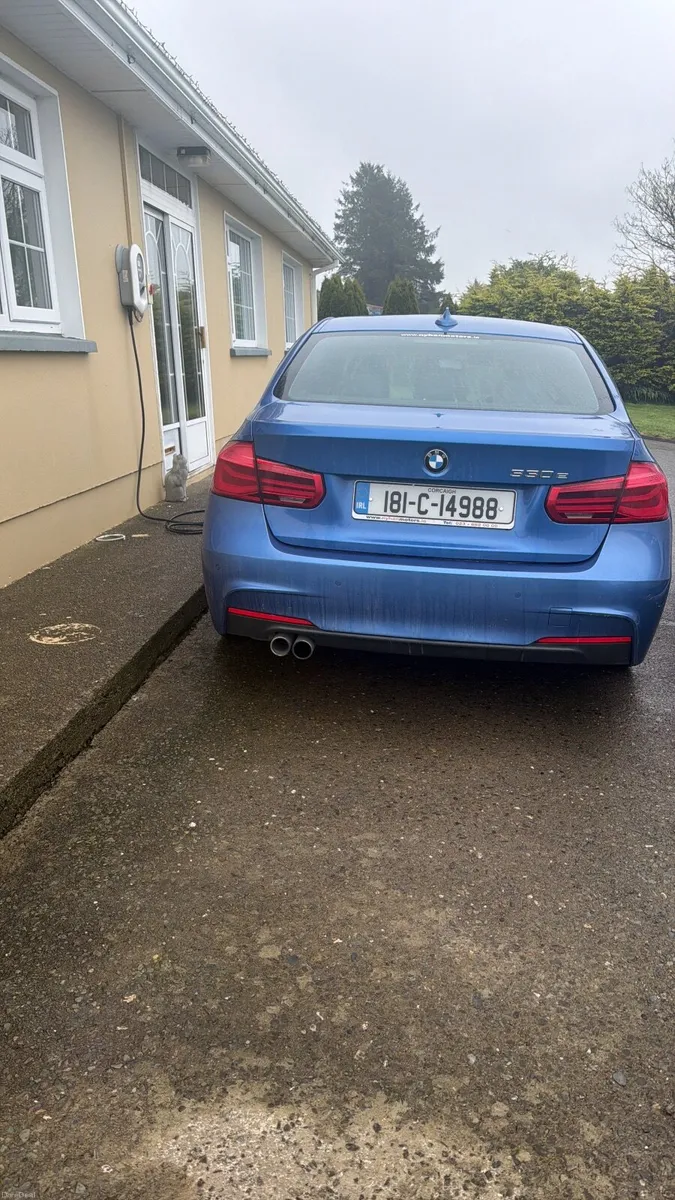 BMW 3-Series 2018 - Image 2