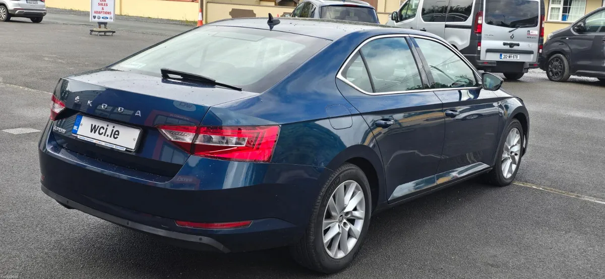 Skoda Superb 2022 - Image 5