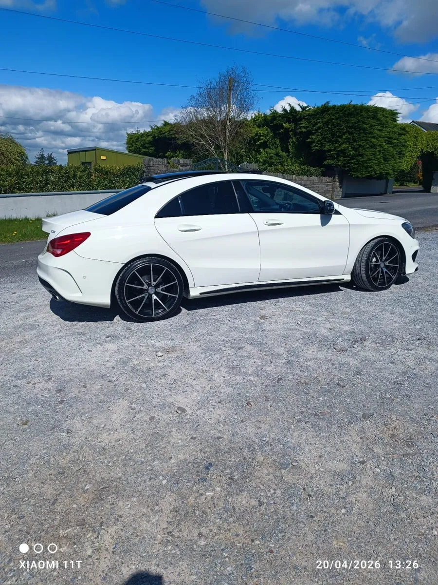 Mercedes Benz CLA 220 AMG Sport Line - Image 4