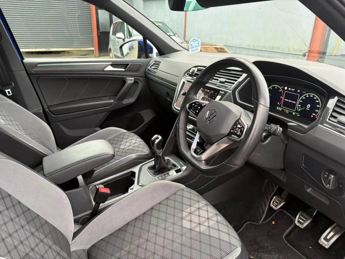 Volkswagen Tiguan R-LINE 2.0 TDI MANUAL 6SPEED FWD - Image 3