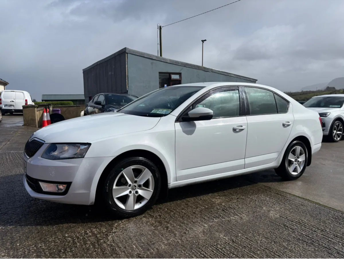 Skoda Octavia AMBITION 1.6 TDI 90HP 4 4DR - Image 3